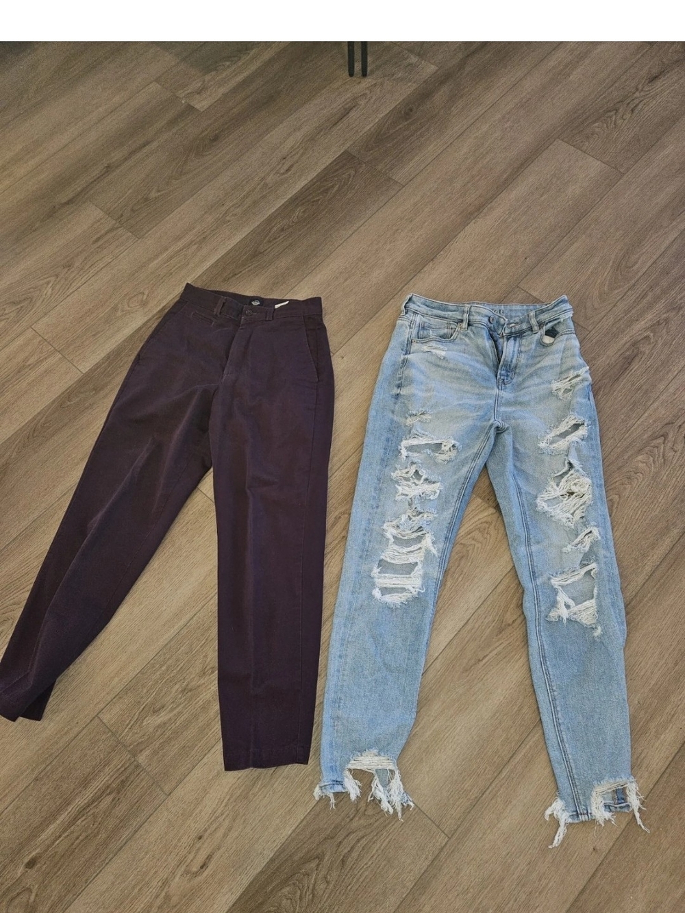 2 pairs of Women's Size 4 Pants. Dockers / American Eagle